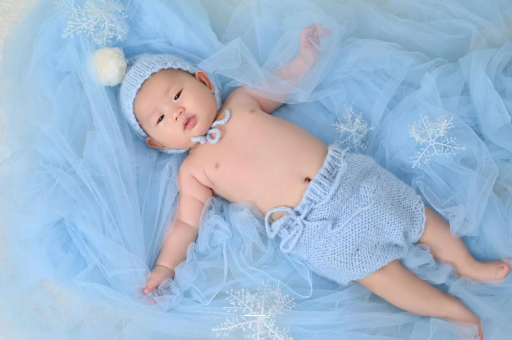 北京宝宝从床上掉下来